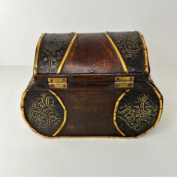 Vintage Wooden Metal Wicker  Trinket Box with Lid and Latch - Picture 4 of 12